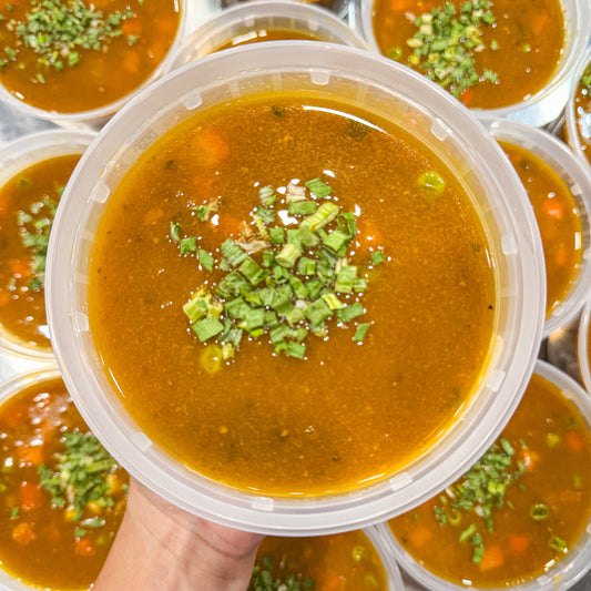 Sopa da Vovó com vegetais, macarrão e carne moída