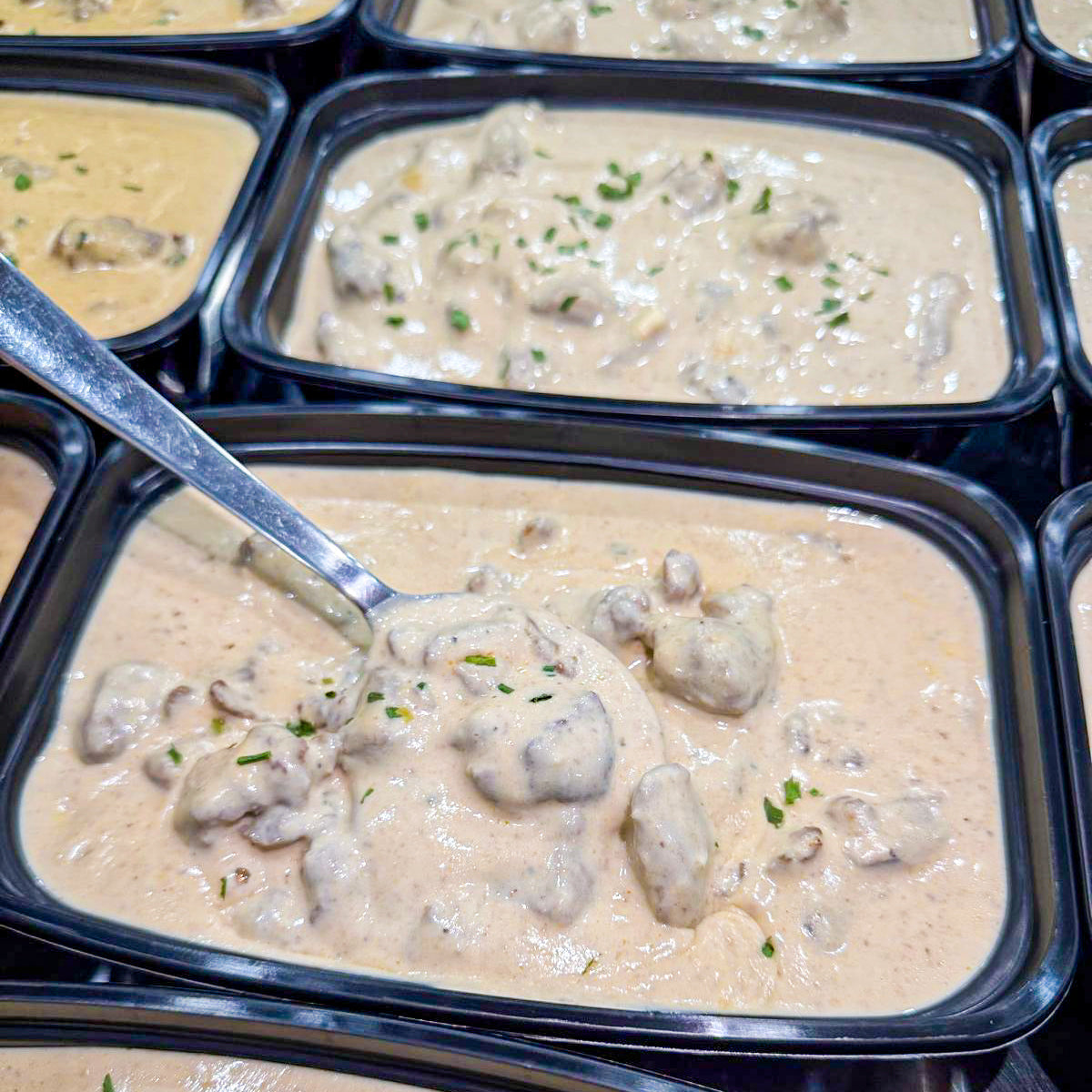 (CONG.) Cubinhos de Filé Mignon ao Molho de Catupiry