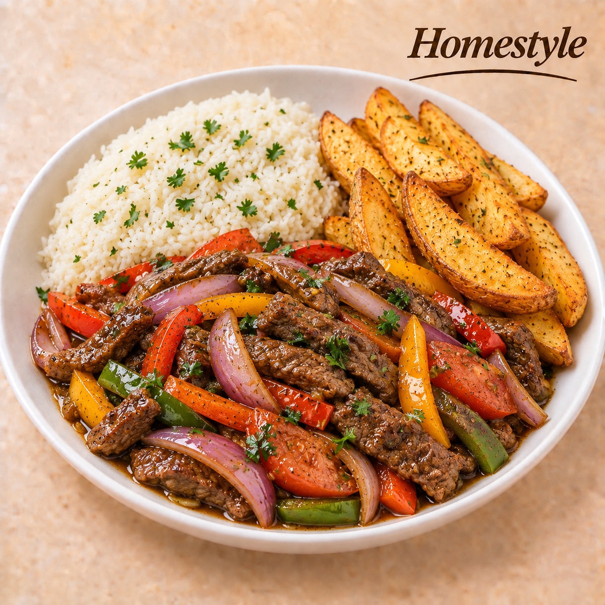 CASEIRO 550G- Lomo Saltado (tiras de fraldinha, cebola roxa, pimentões coloridos e tomate), arroz e batatas assadas.