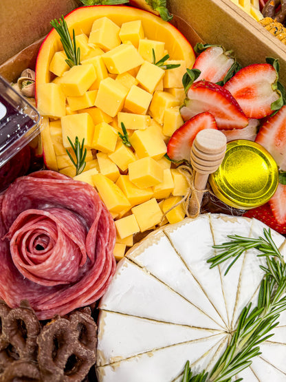 (NEW YEAR) Charcuterie Box