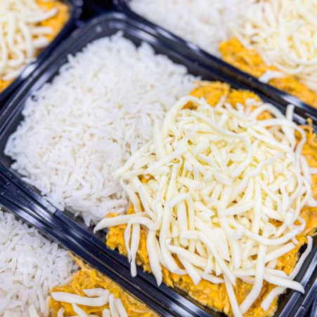 PRONTA ENTREGA, MENU CASEIRO, MARMITA CONGELADA- Fricassê de frango e arroz branco.