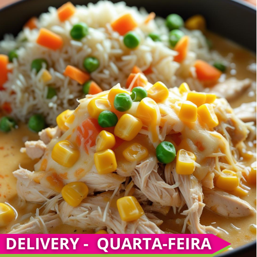 HEALTHY - Fit chicken fricassée with low-fat mozzarella on top and basmati rice with carrots and peas