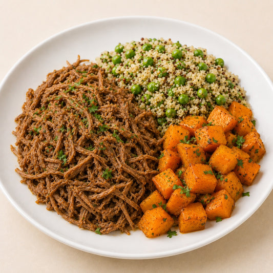 PRONTA ENTREGA CONGELADA- Carne desfiada, quinoa com ervilha e abóbora refogada.