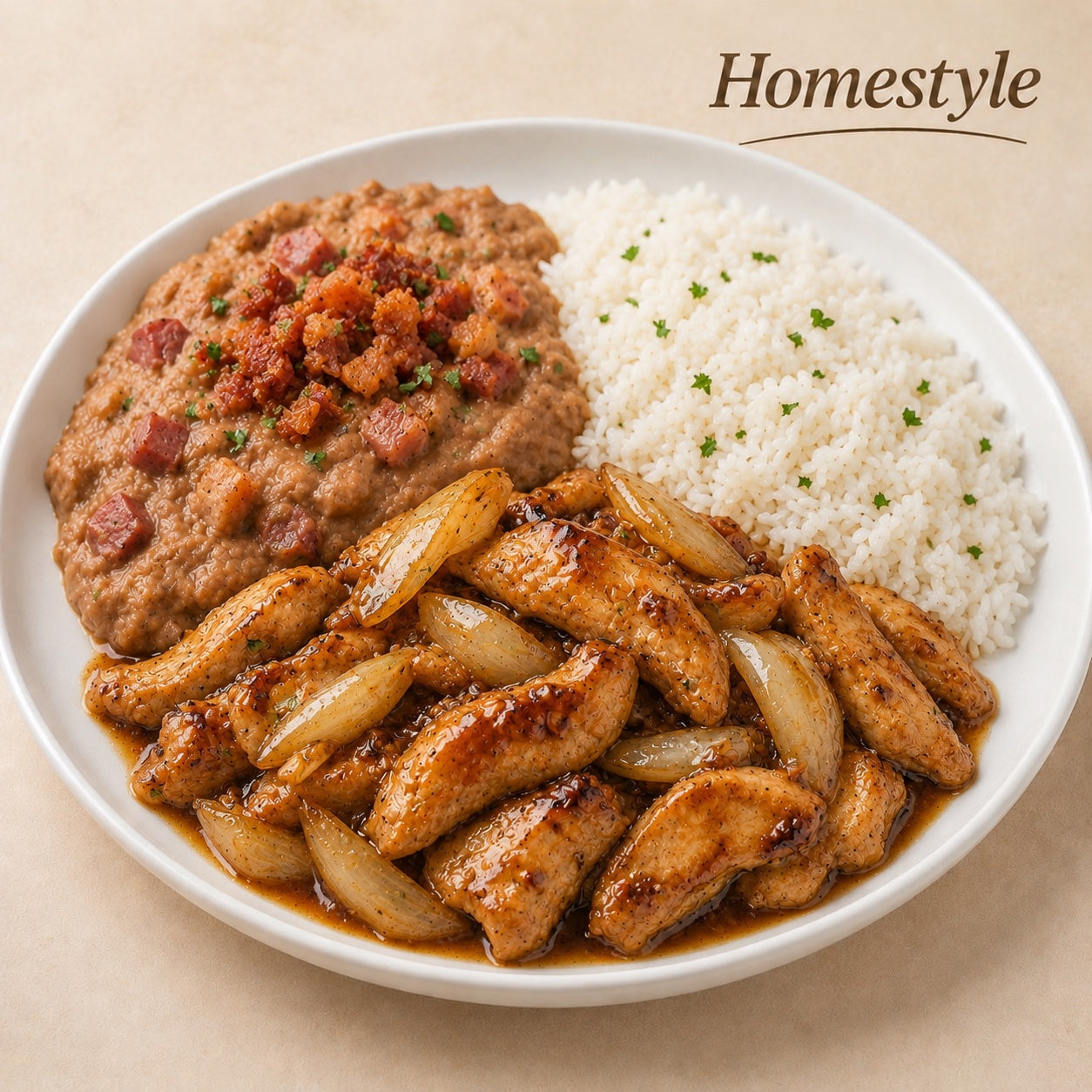 HOMESTYLE 300G- Chicken strips with onions and soy sauce, rice and tutu beans with bacon and calabresa sausage.