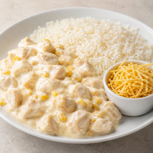CASEIRO 300G- Frango com milho ao molho de catupiry, arroz e batata palha.