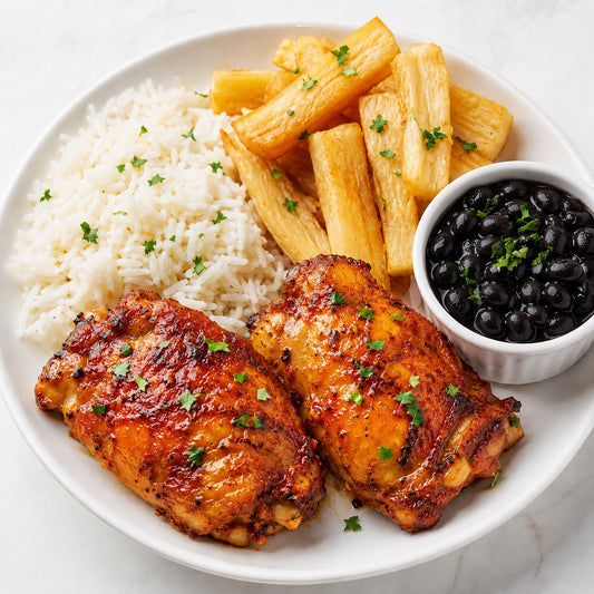 CASEIRO 300G- Sobrecoxa (ao toque de orange and pepper) sem pele e sem osso assada, arroz, mandioca frita e feijão à parte.